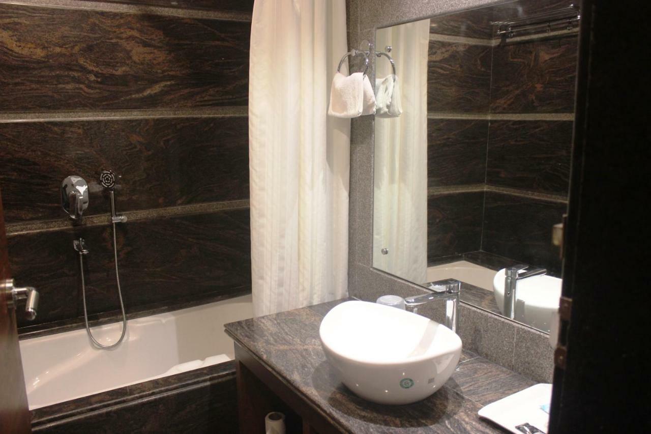Hotel Simla Siliguri Eksteriør bilde